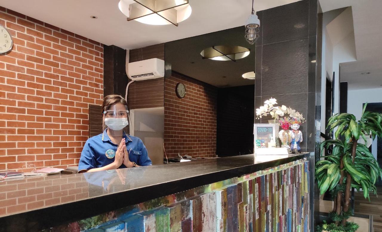 Hotel 88 Mangga Besar Raya 120 Jakarta By Wh Ngoại thất bức ảnh