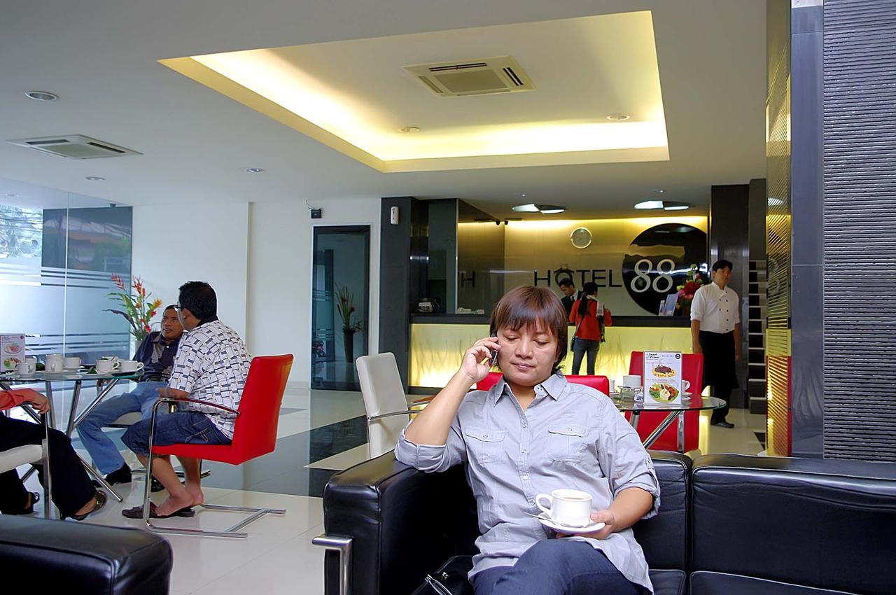 Hotel 88 Mangga Besar Raya 120 Jakarta By Wh Ngoại thất bức ảnh